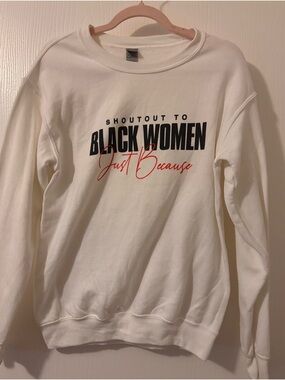 Shoutout to Black Women Graphic Crewneck - White